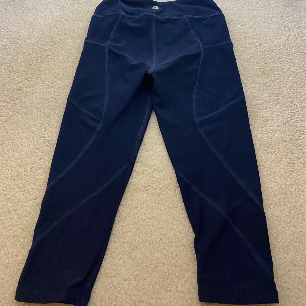 navy blue capri leggings